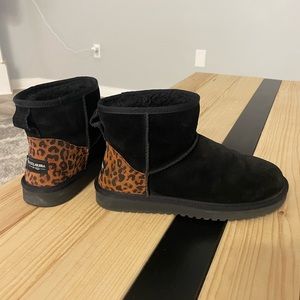 Mini boot-Koolaburra by UGG size 7